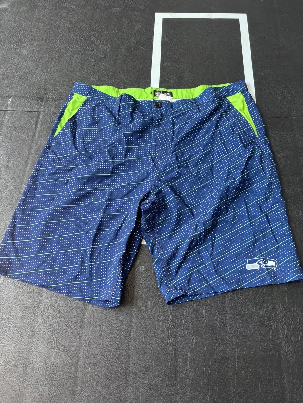 Seahawks Navy & Neon Green Men's Golf Shorts